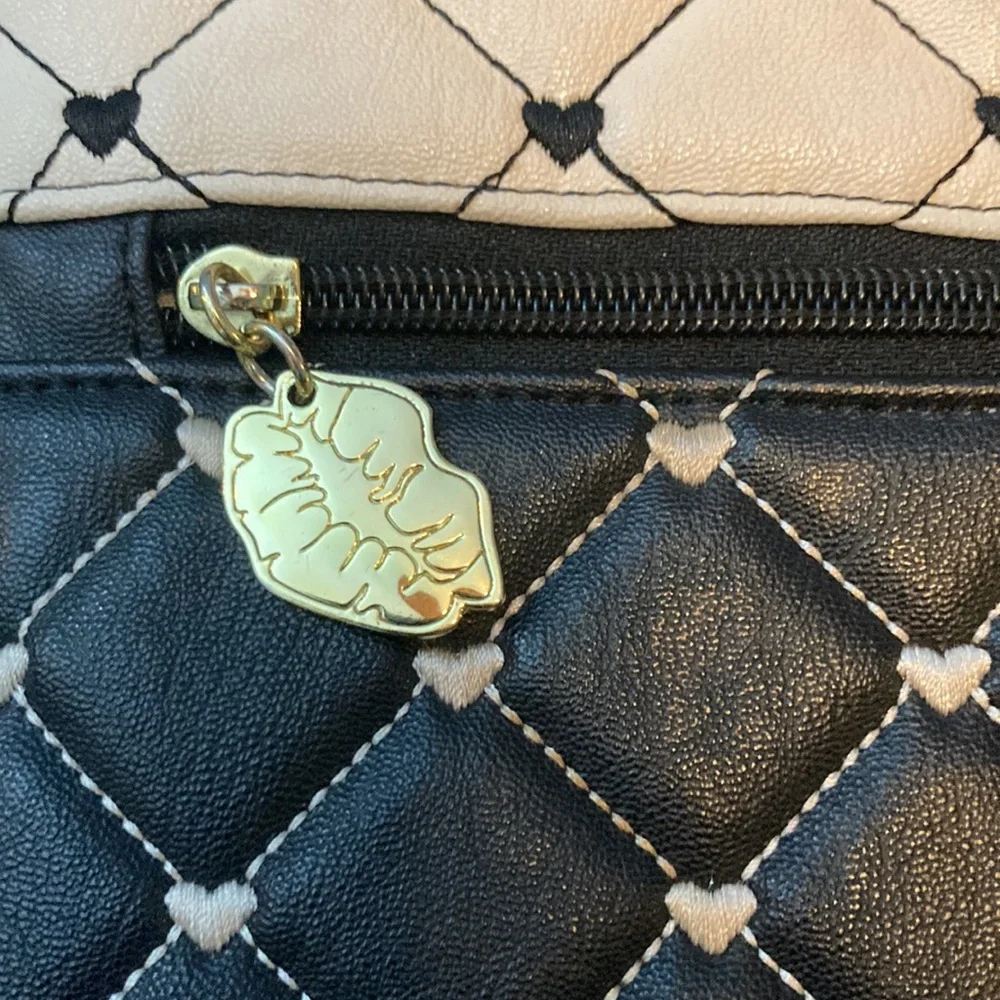 Luv Betsey by Betsy Johnson. Chic Black and Cream Quilted Shoulder Bag - Picture 4 of 8